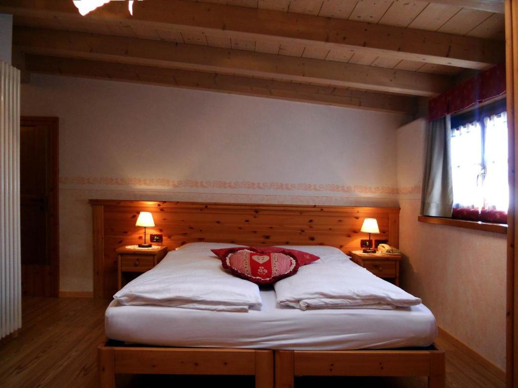 קאבאלס Hotel Garni Salvanel חדר תמונה